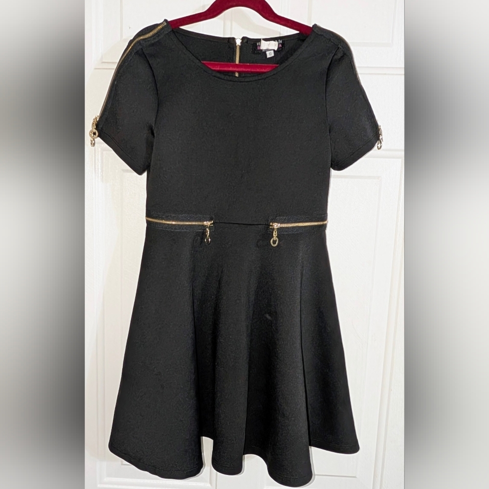 💖HP💖 Hannah Banana Black Dress w/Gold Zipper Accents -Sz 10